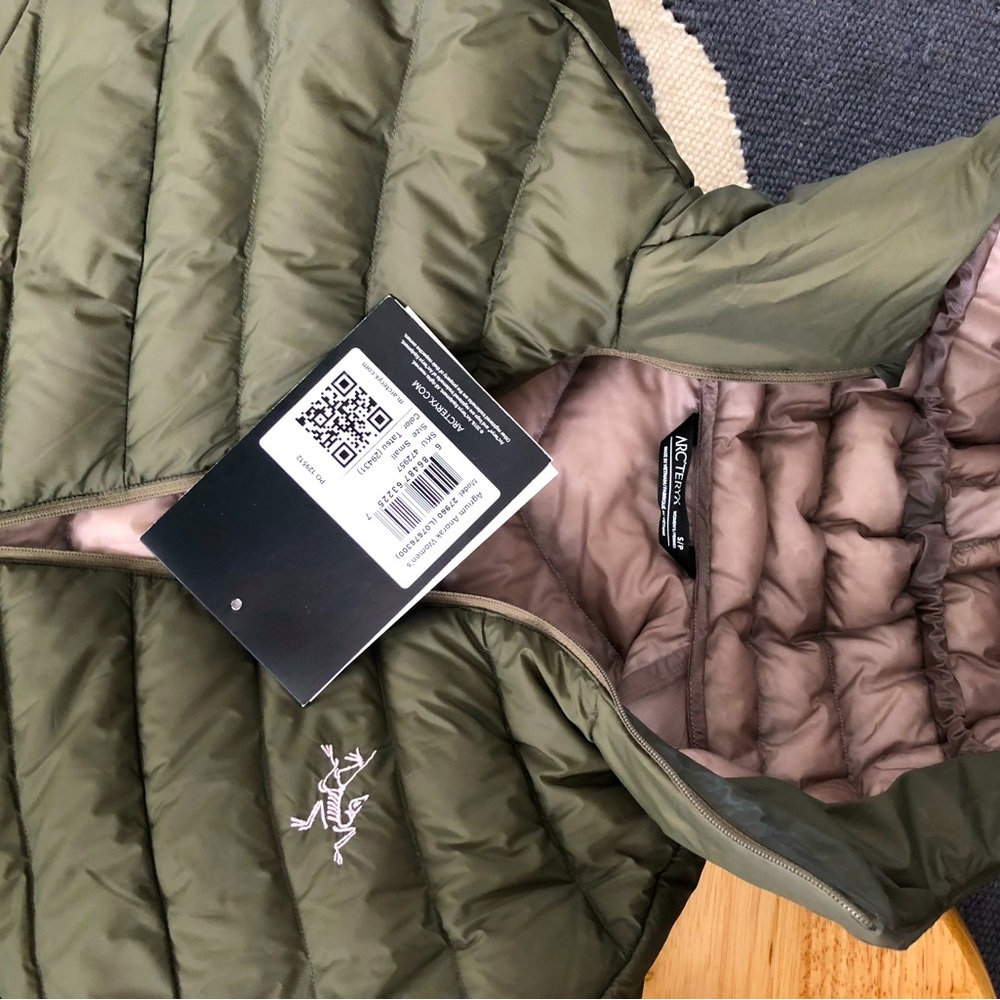 Woman’s agruim anorak. Small